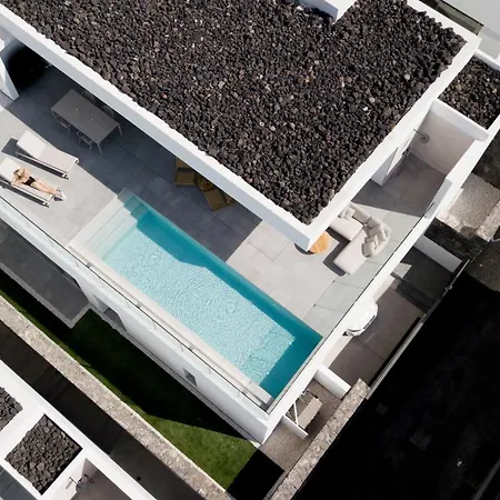 וילה Jan With Heated Pool אדחה