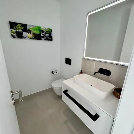 Jan With Heated Pool Villa