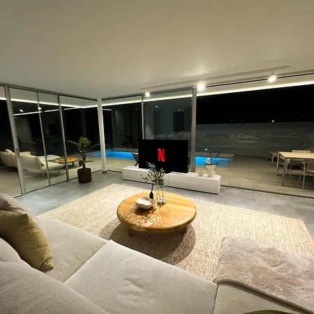 Jan With Heated Pool Villa *