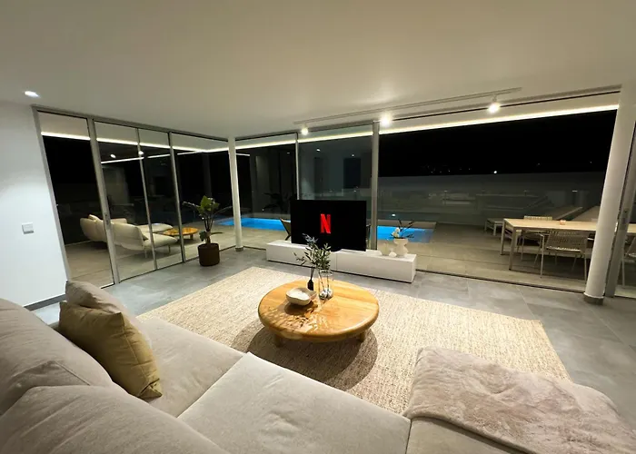 Jan With Heated Pool Villa *